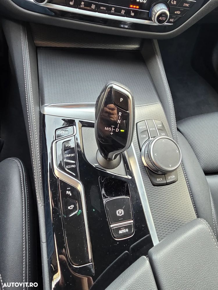 BMW Seria 5 520d xDrive AT MHEV - 10