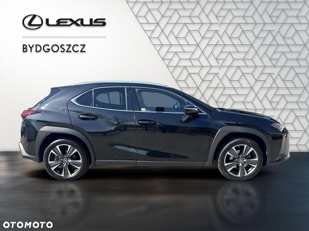 Lexus UX - 8