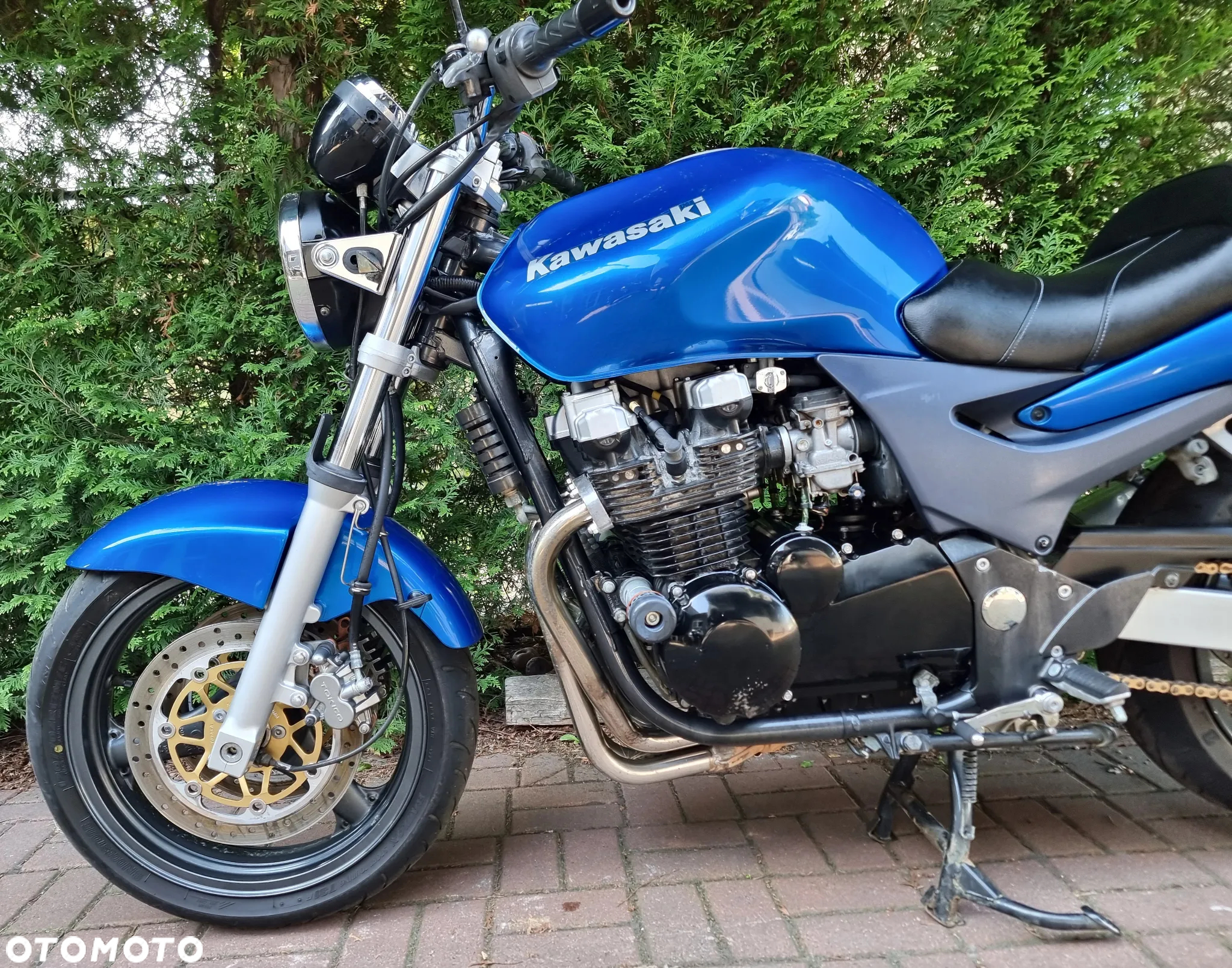 Kawasaki ZR - 12