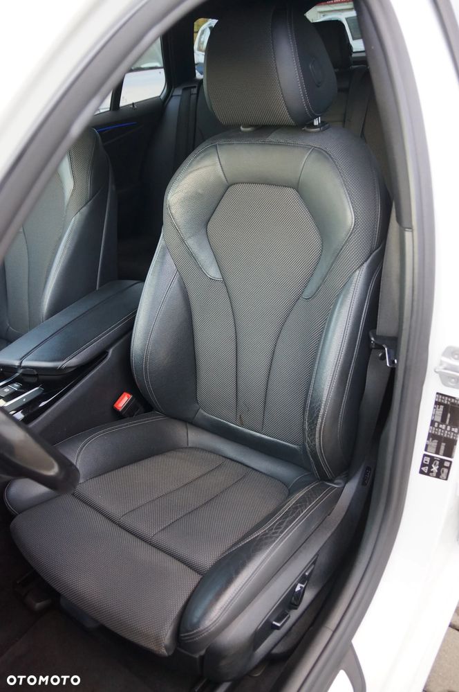 BMW Seria 5 520d xDrive Sport Line - 31