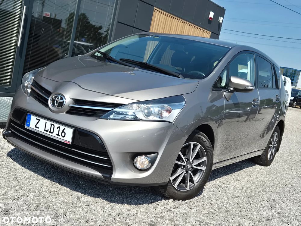 Toyota Verso 1.6 D-4D Prestige - 2