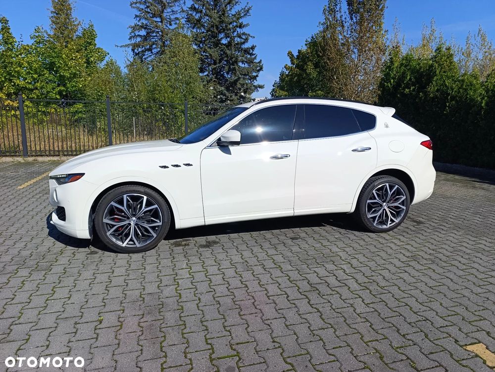 Maserati Levante Essence - 4