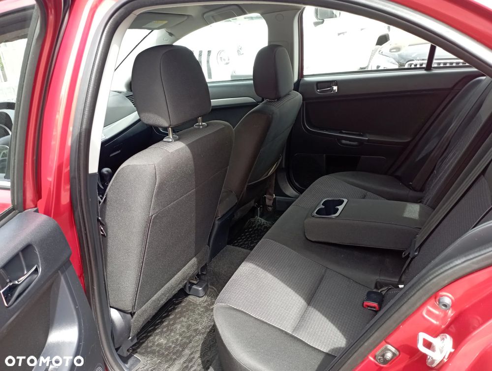 Mitsubishi Lancer 1.8 Invite - 11