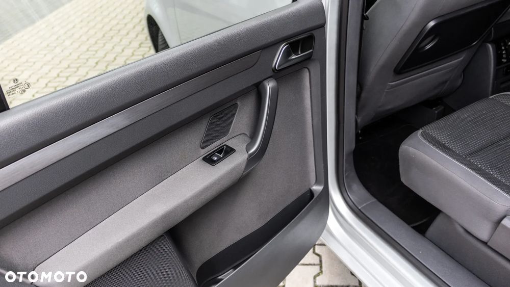 Volkswagen Touran - 18