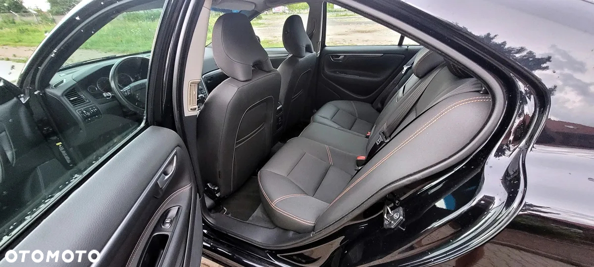 Volvo S60 - 12