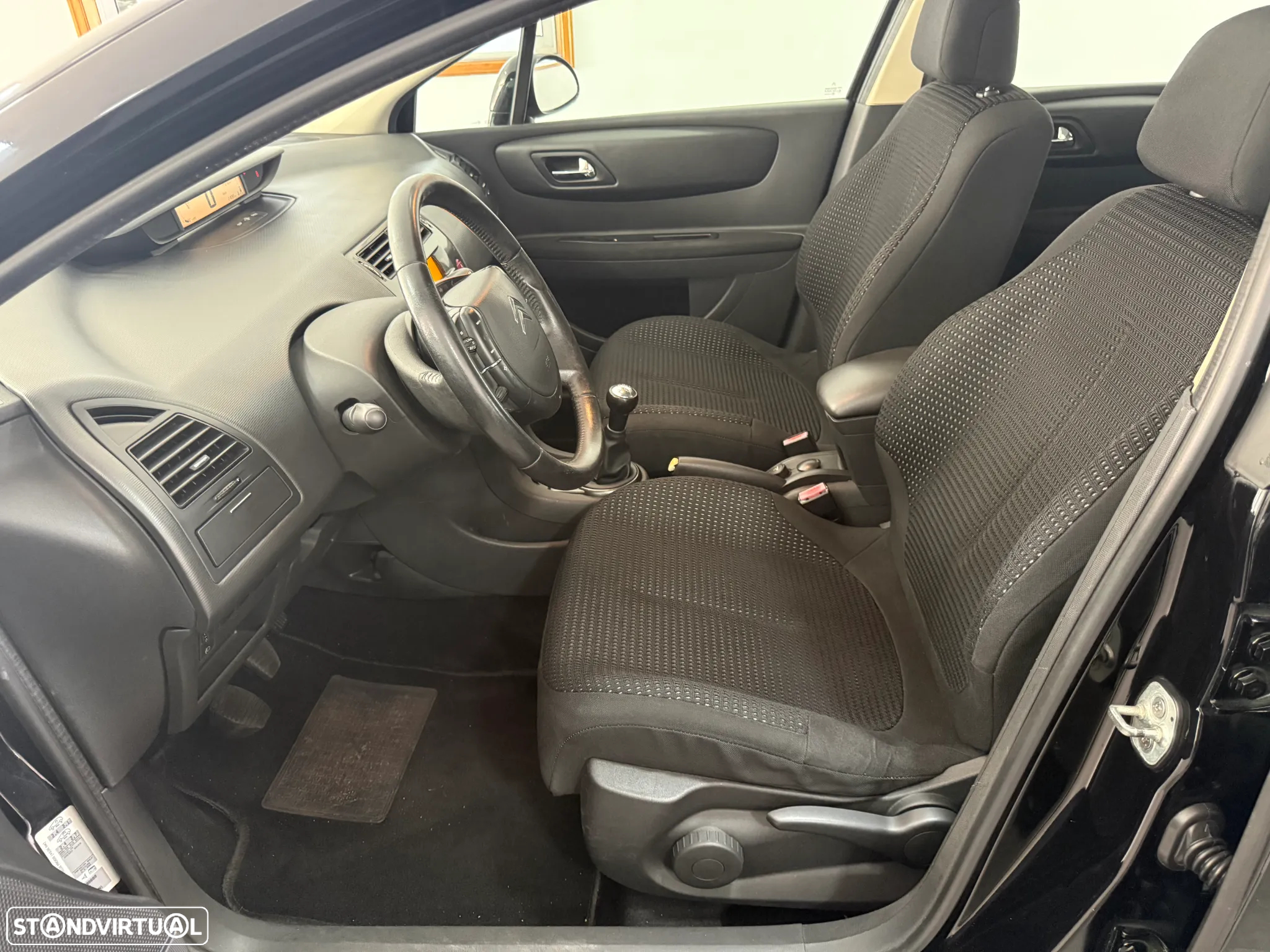 Citroën C4 1.6 HDi SX - 8