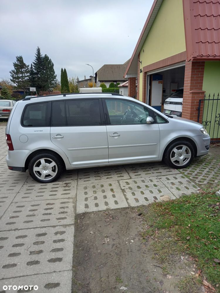 Volkswagen Touran 2.0 TDI DPF DSG United - 4