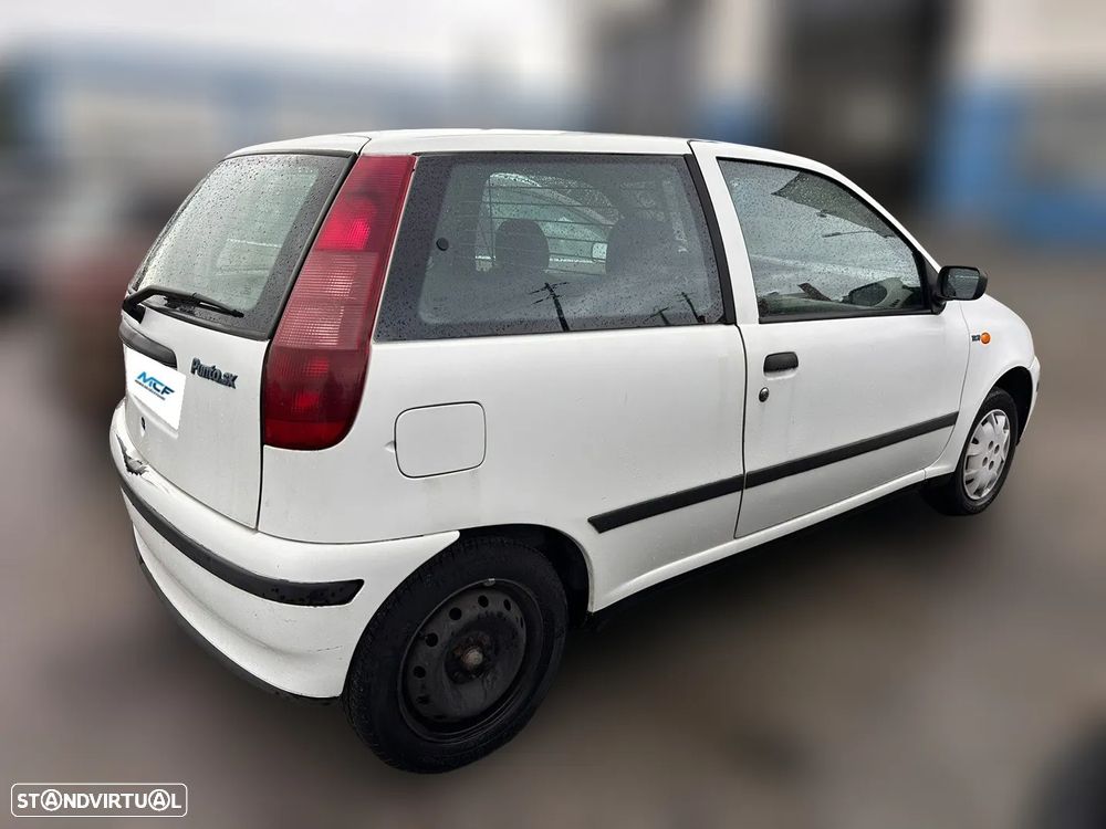FIAT Punto I Hatchback (176) 1.7 TD Diesel 69 cv  51 kW 1994 - 1999 176 A3.000 - 6