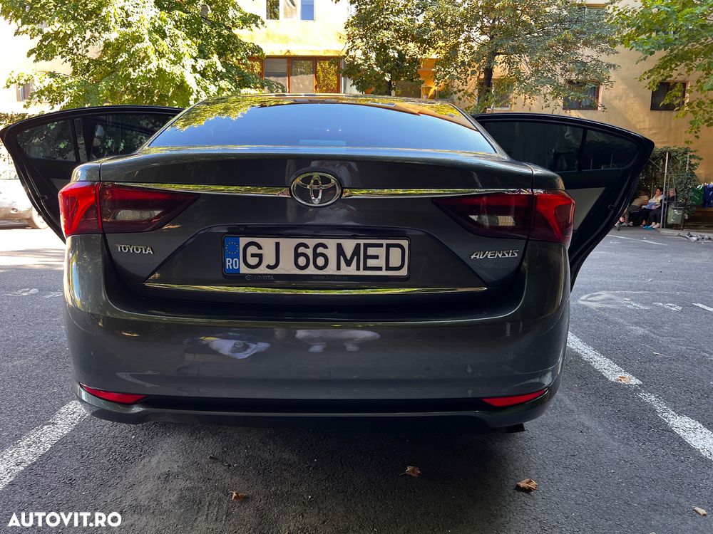 Toyota Avensis 2.0 D-4D Executive - 11