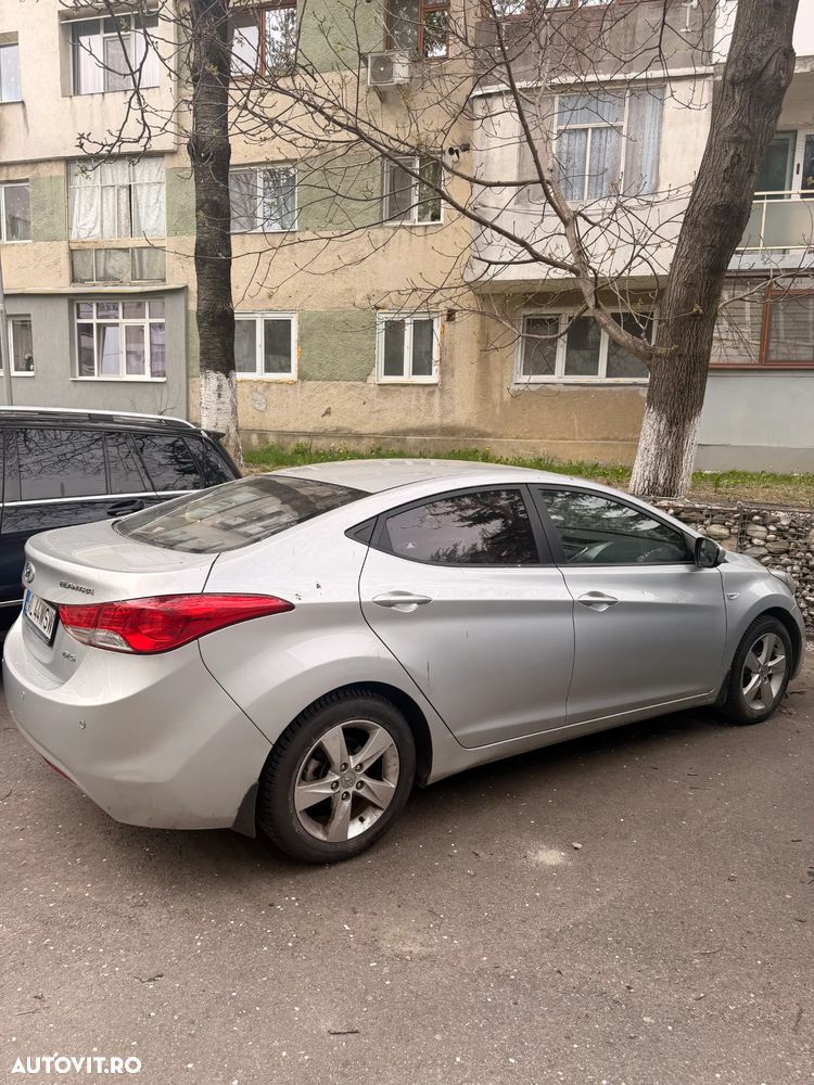 Hyundai Elantra 1.6 MPi - 1