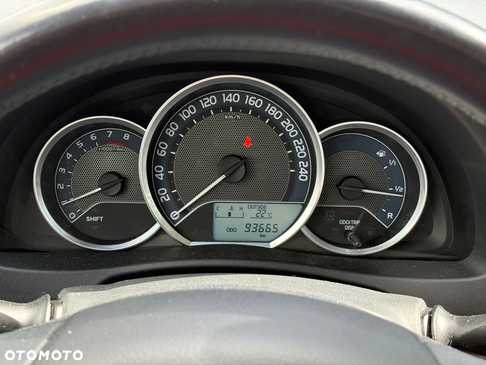 Toyota Auris 1.6 Premium Comfort - 6