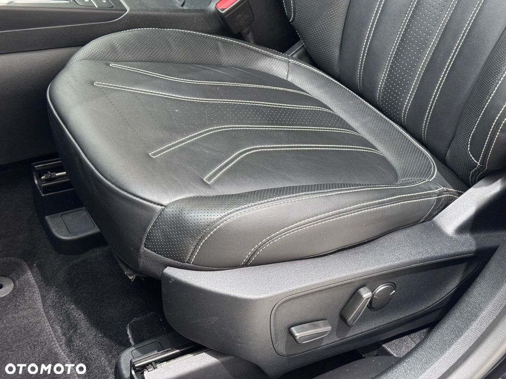 Ford Kuga - 11