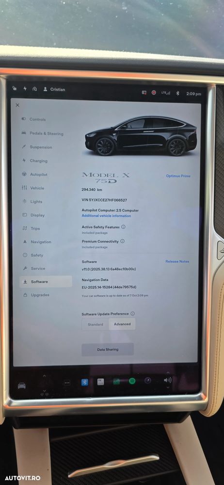 Tesla Model X - 14