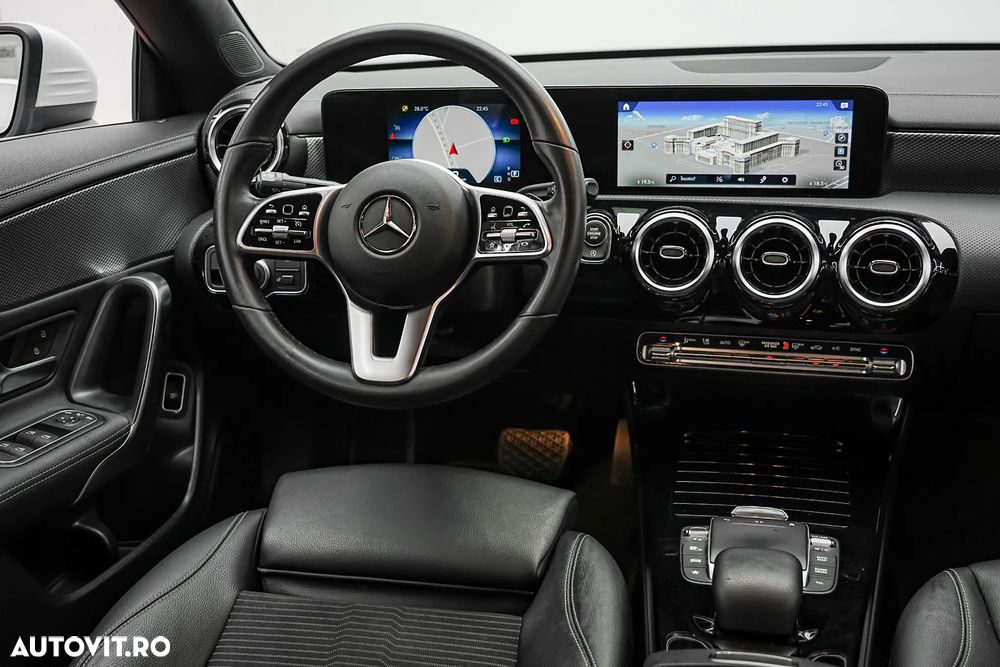 Mercedes-Benz CLA 180 7G-DCT Special Edition - 35
