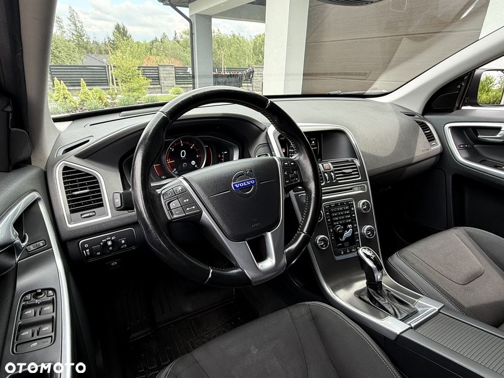 Volvo XC 60 D4 Geartronic Momentum - 16