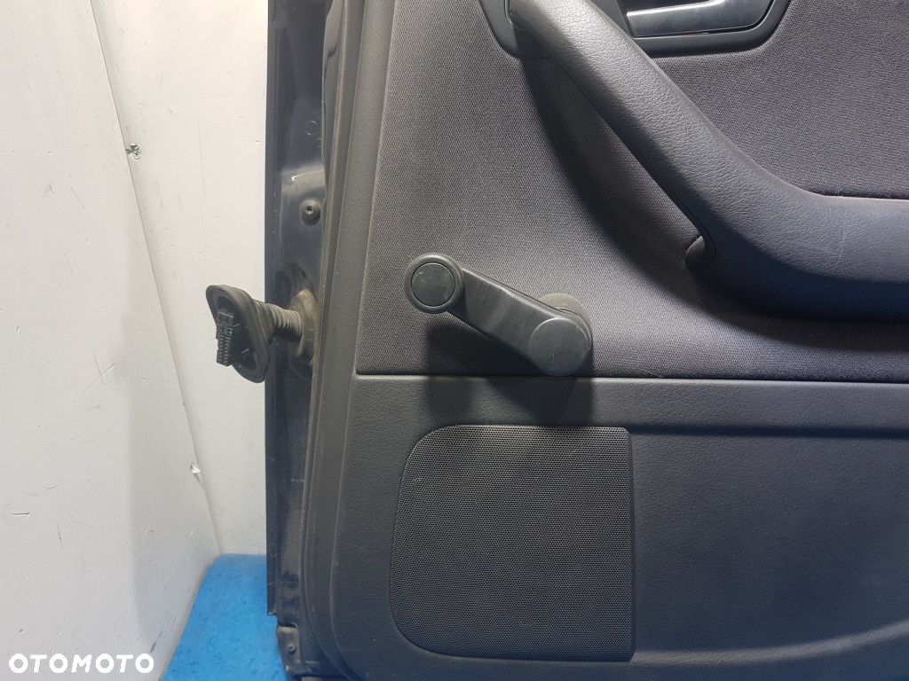 AUDI A4 B7 KOMBI DRZWI TYŁ PRAWE LZ5J - 9