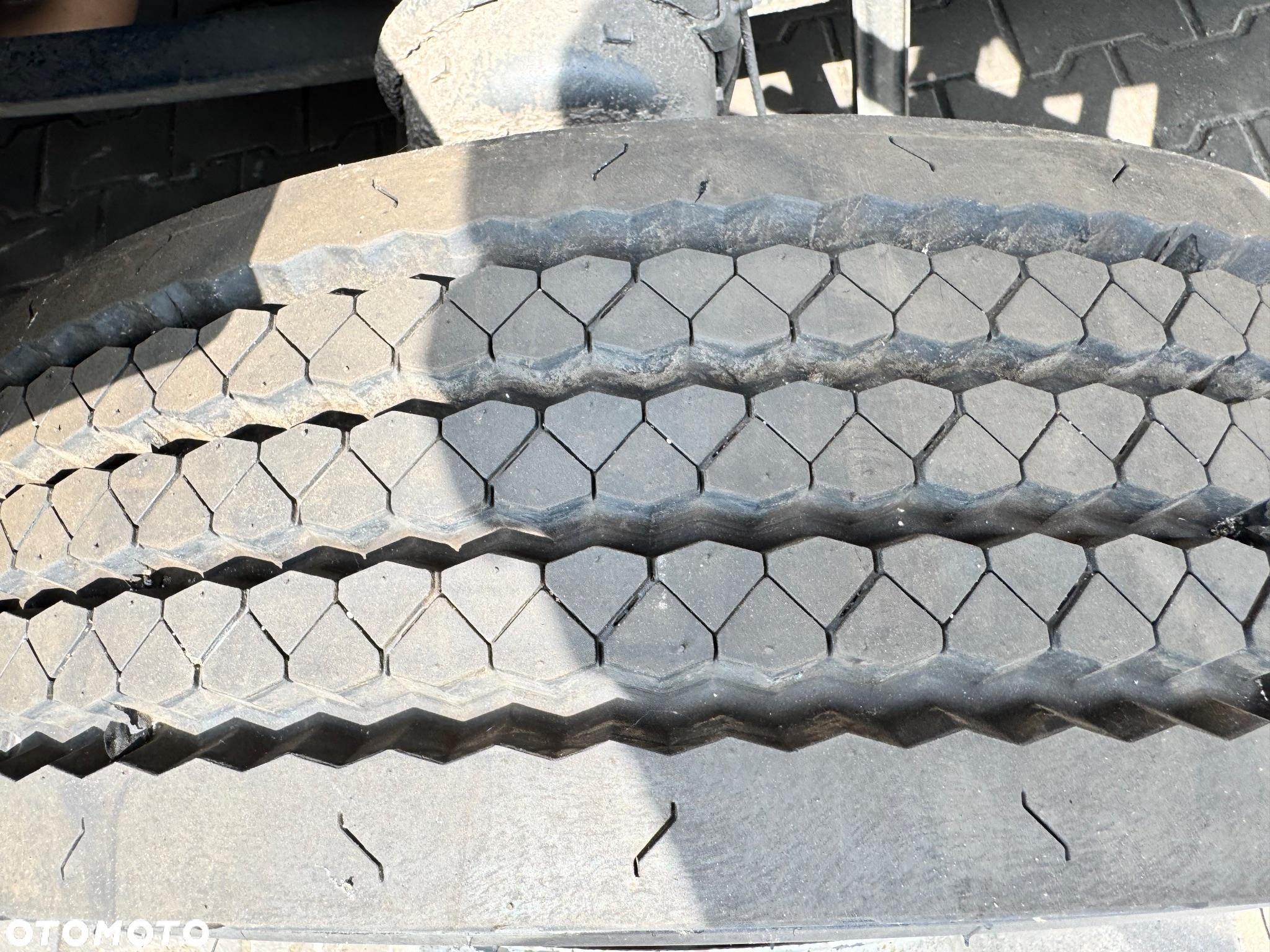 Kompletne koło napędowe, felga, opona LEAO 215/75 R17,5 - 2