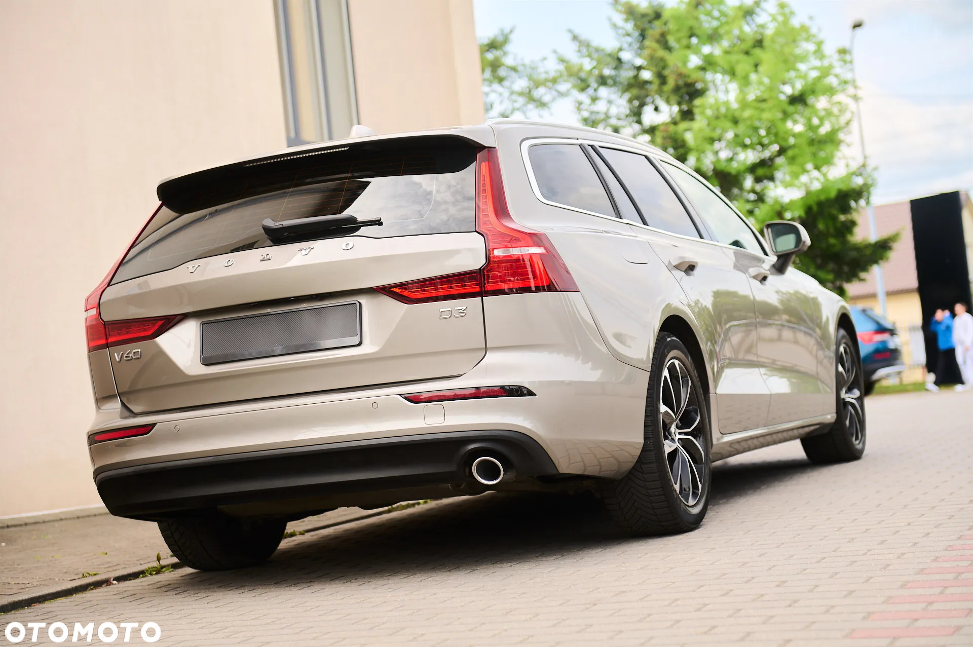 Volvo V60 D3 Momentum Pro - 2
