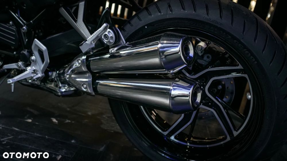 BMW R - 8