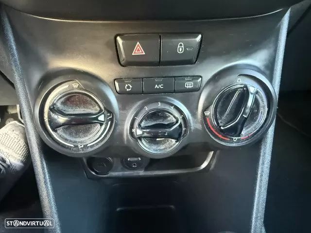 Peugeot 208 1.2 PureTech Access - 31