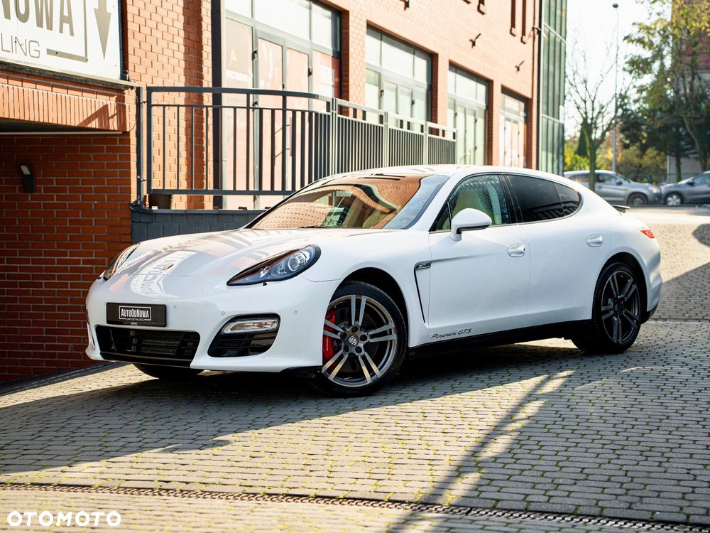 Porsche Panamera GTS PDK - 1