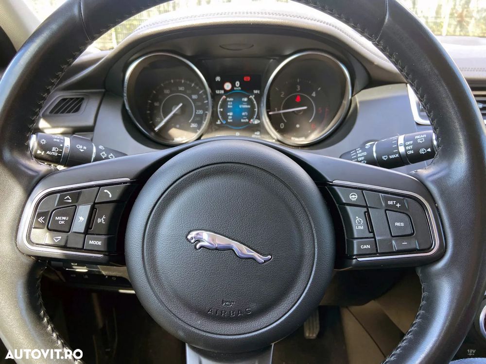 Jaguar E-Pace D150 AWD SE - 26