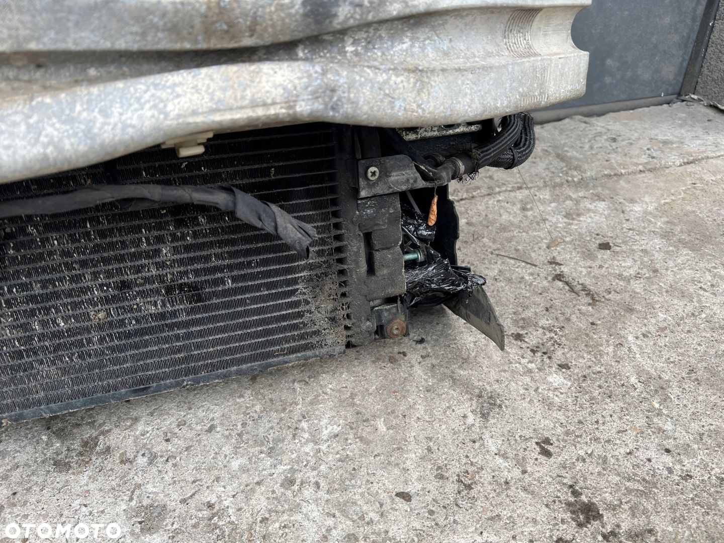 PAS PRZEDNI WZMOCNIENIE CHŁODNICE AUDI A8 D3 3.0 TDI KOMPLETNY - 8
