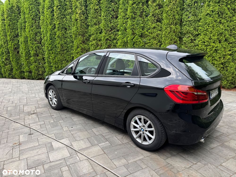 BMW Seria 2 218d - 6