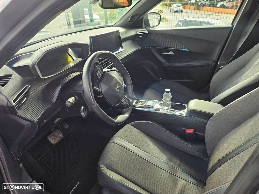 Peugeot e-2008 Allure - 10