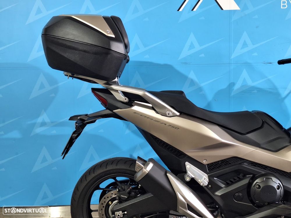 Honda Forza 750 - 4