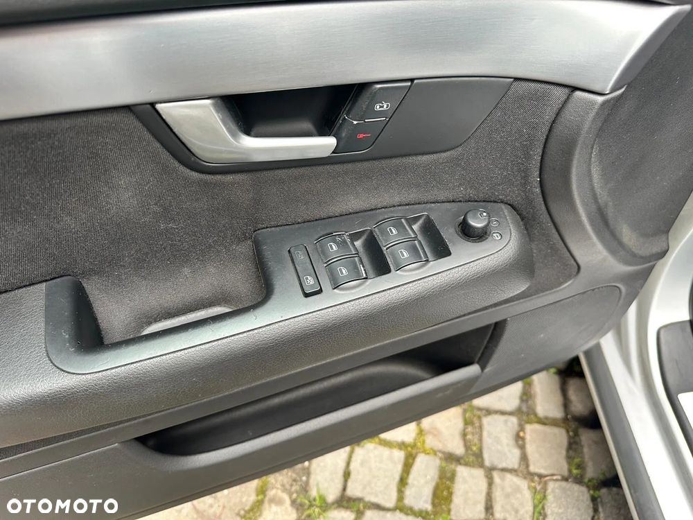 Audi A4 Avant - 11