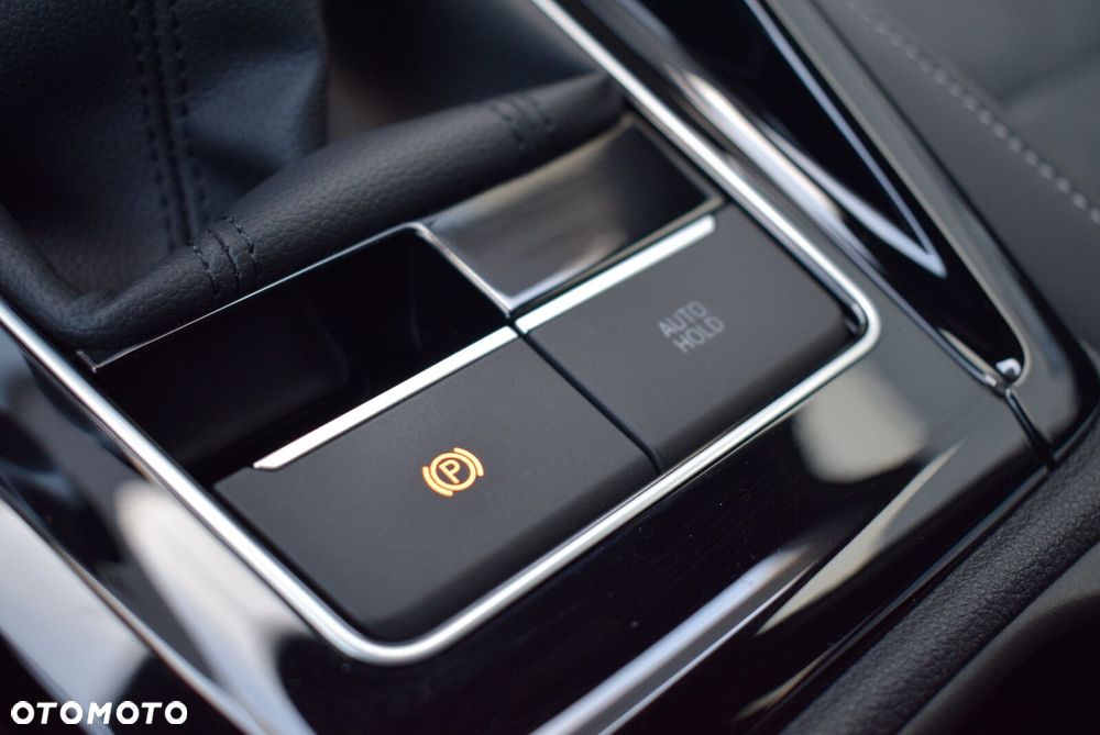 Volkswagen Golf - 25