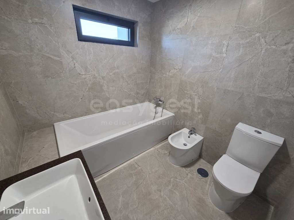 Moradia Geminada T4 Nova situada em Aradas, Aveiro - Grande imagem: 5/36