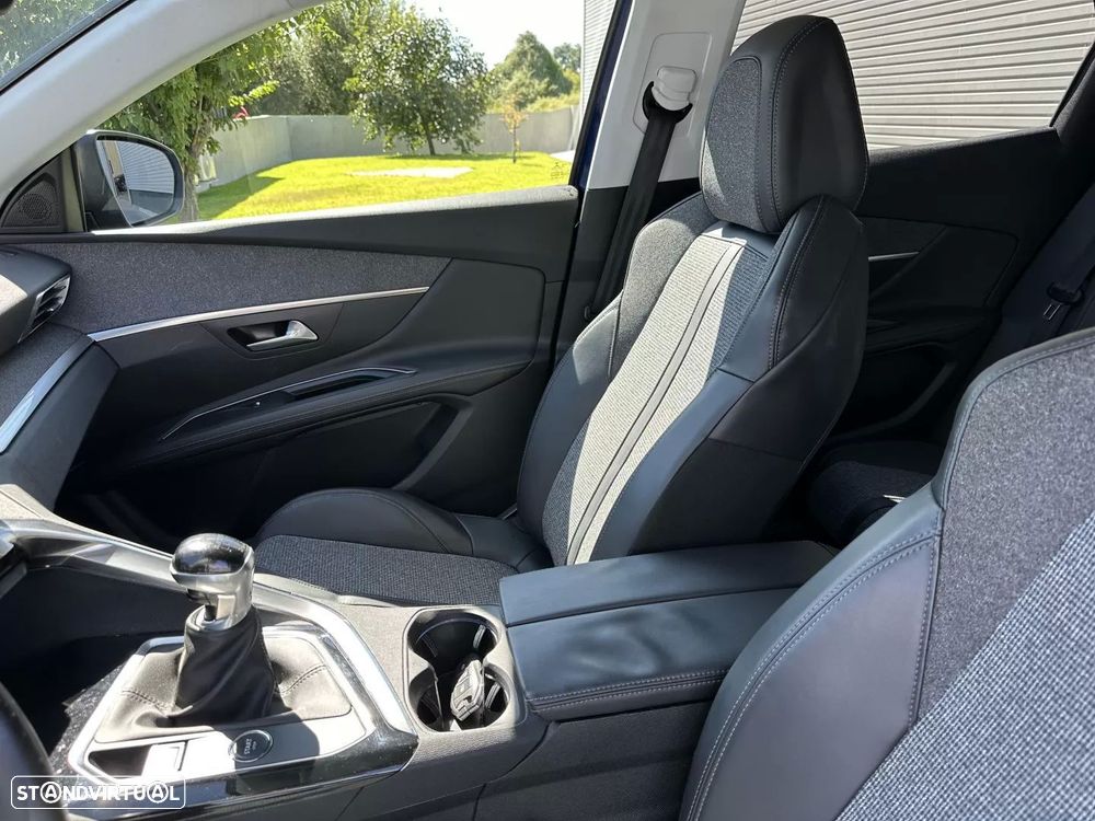 Peugeot 3008 1.2 PureTech Allure Pack - 31
