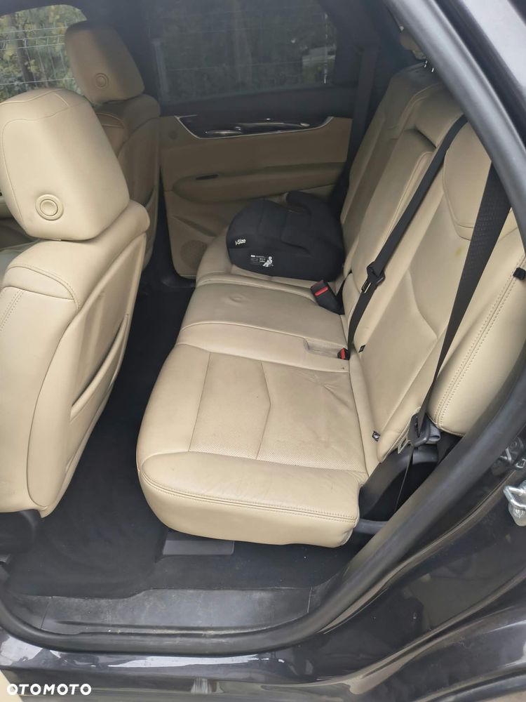 Cadillac XT5 - 12