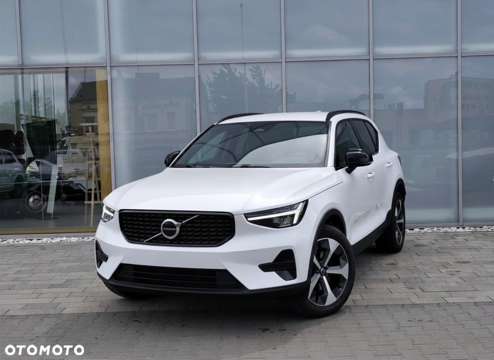 Volvo XC 40 B3 Plus Dark - 1