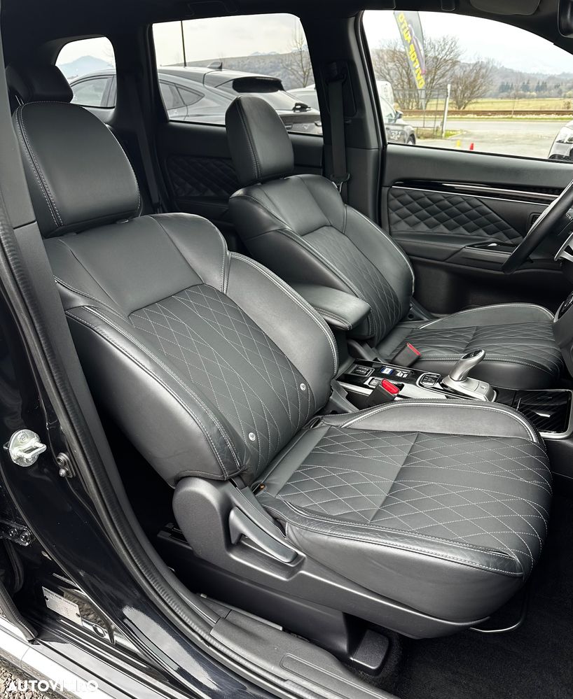 Mitsubishi Outlander 2.4 4WD Top - 16