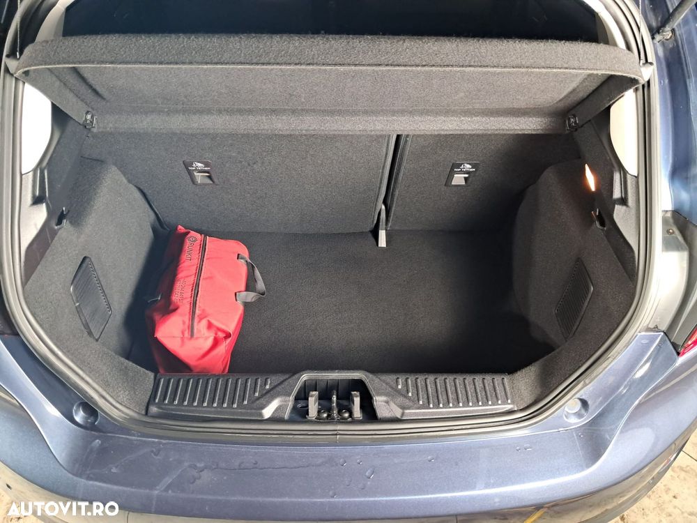 Ford Fiesta - 25