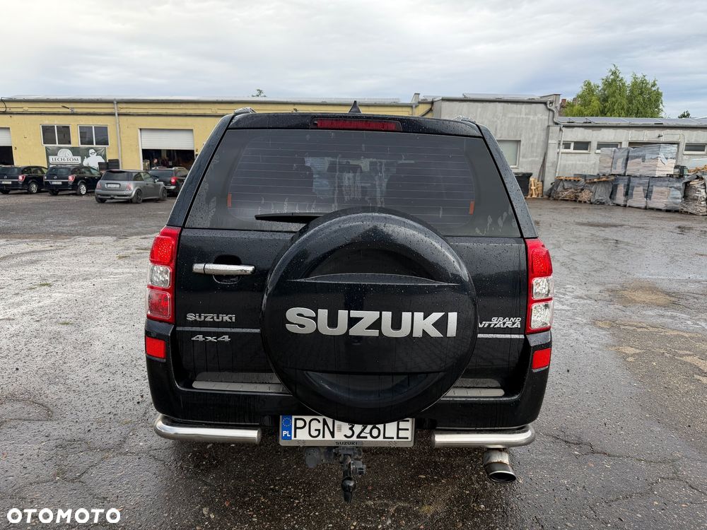Suzuki Grand Vitara 2.0 - 10