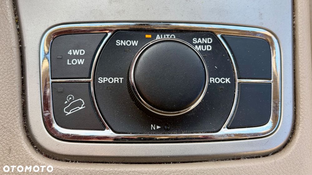 Jeep Grand Cherokee 5.7 V8 HEMI 4WD Automatik S - 26