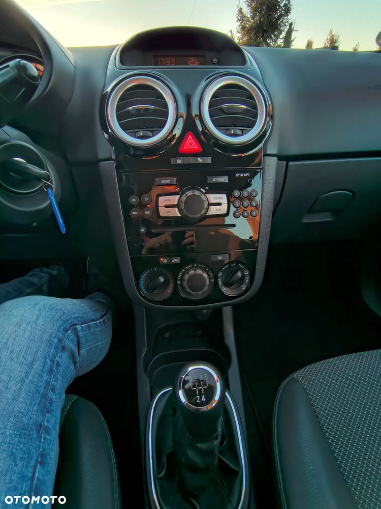 Opel Corsa - 17