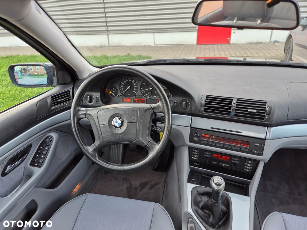 BMW Seria 5 523i - 8