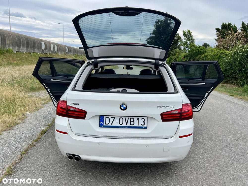 BMW Seria 5 530d xDrive Luxury Line - 17
