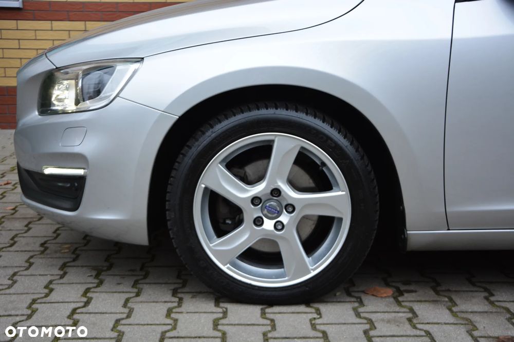 Volvo V60 D4 Geartronic Summum - 21