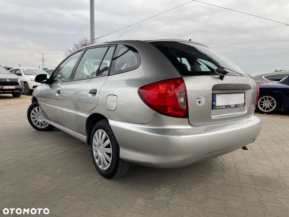 Kia Rio 2003 photo 2