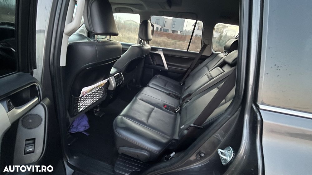 Toyota Land Cruiser 2.8l Turbo D-4D AVS Aut. Luxury - 16