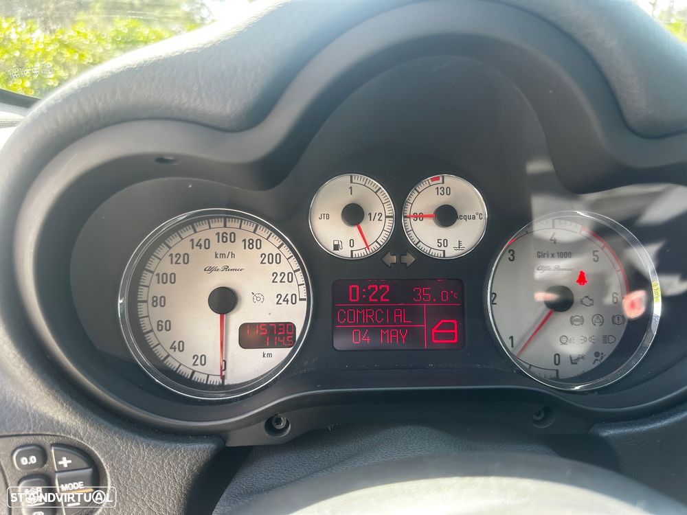 Alfa Romeo GT 1.9 JTD M-JET - 16
