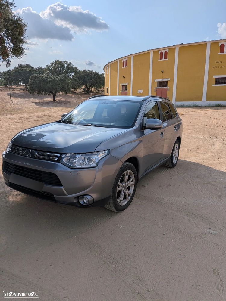 Mitsubishi Outlander 2.2 DI-D Instyle - 1