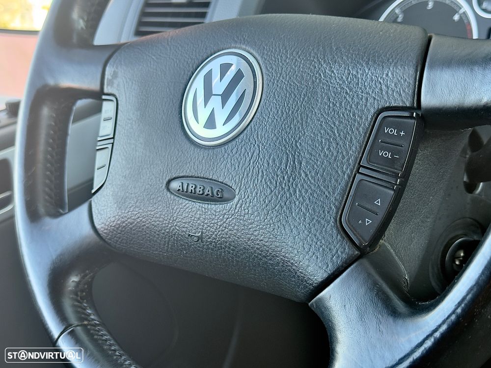 VW Multivan 2.5 TDi Highline - 17