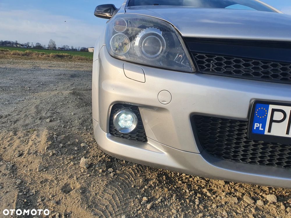 Opel Astra OPC - 32